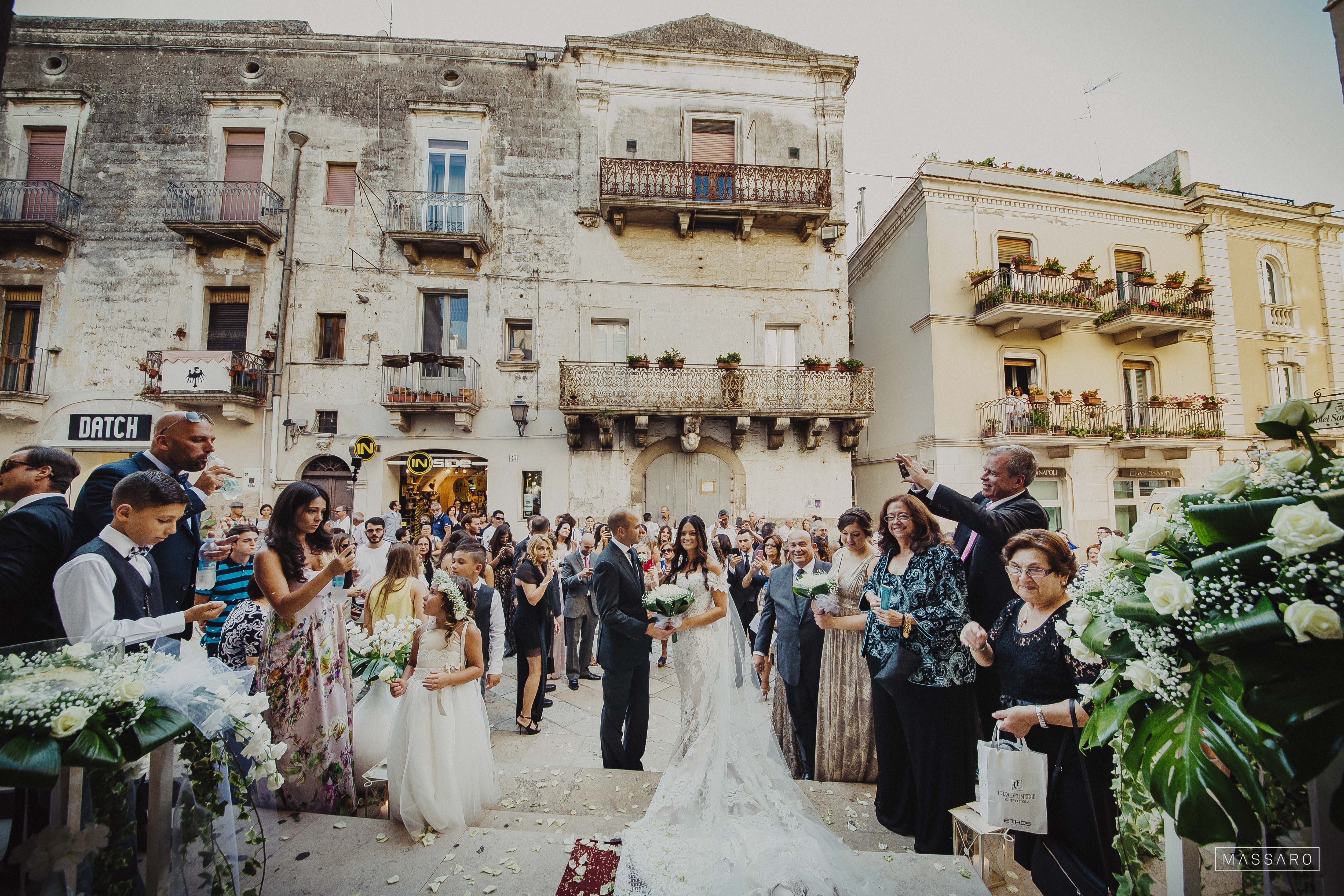 Newlyweds in the piazza